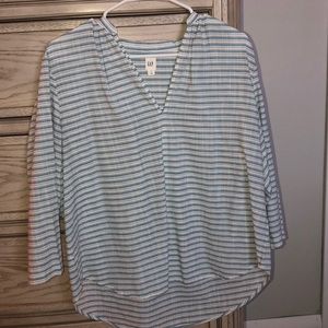 Women's gap shirt